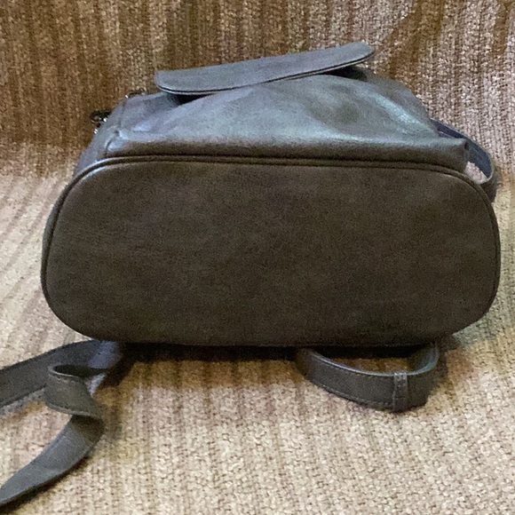 Convertible Backpack - Picture 5 of 6